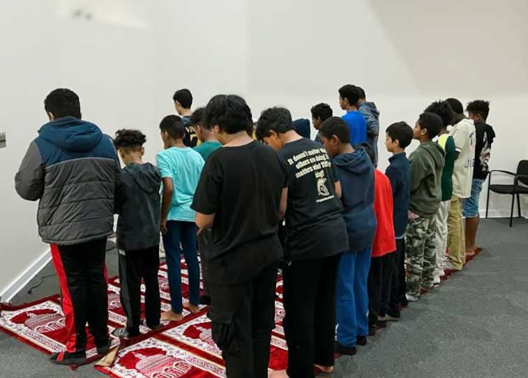 iqra-center-boys-club-praying-1